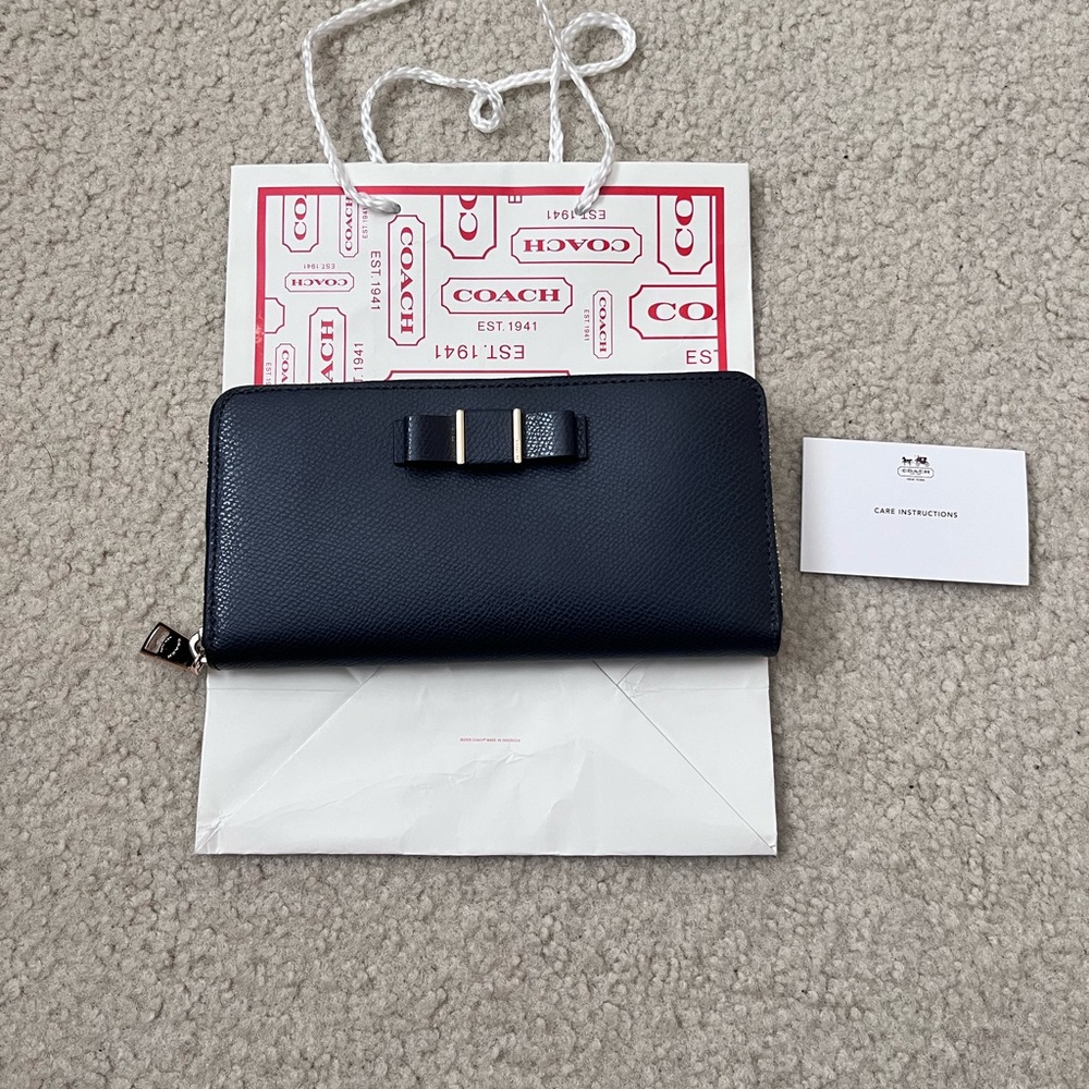 Coach Zip Around Leather Wallet with Bow Navy NWT